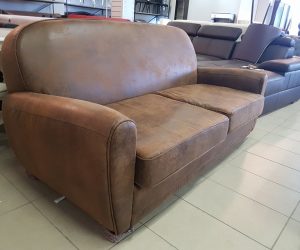 trivietė sofa