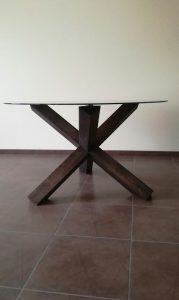 Modernus ąžuolinis stalas