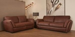 Minkštų baldų komplektas - odinė trivietė sofa ir foteliai
